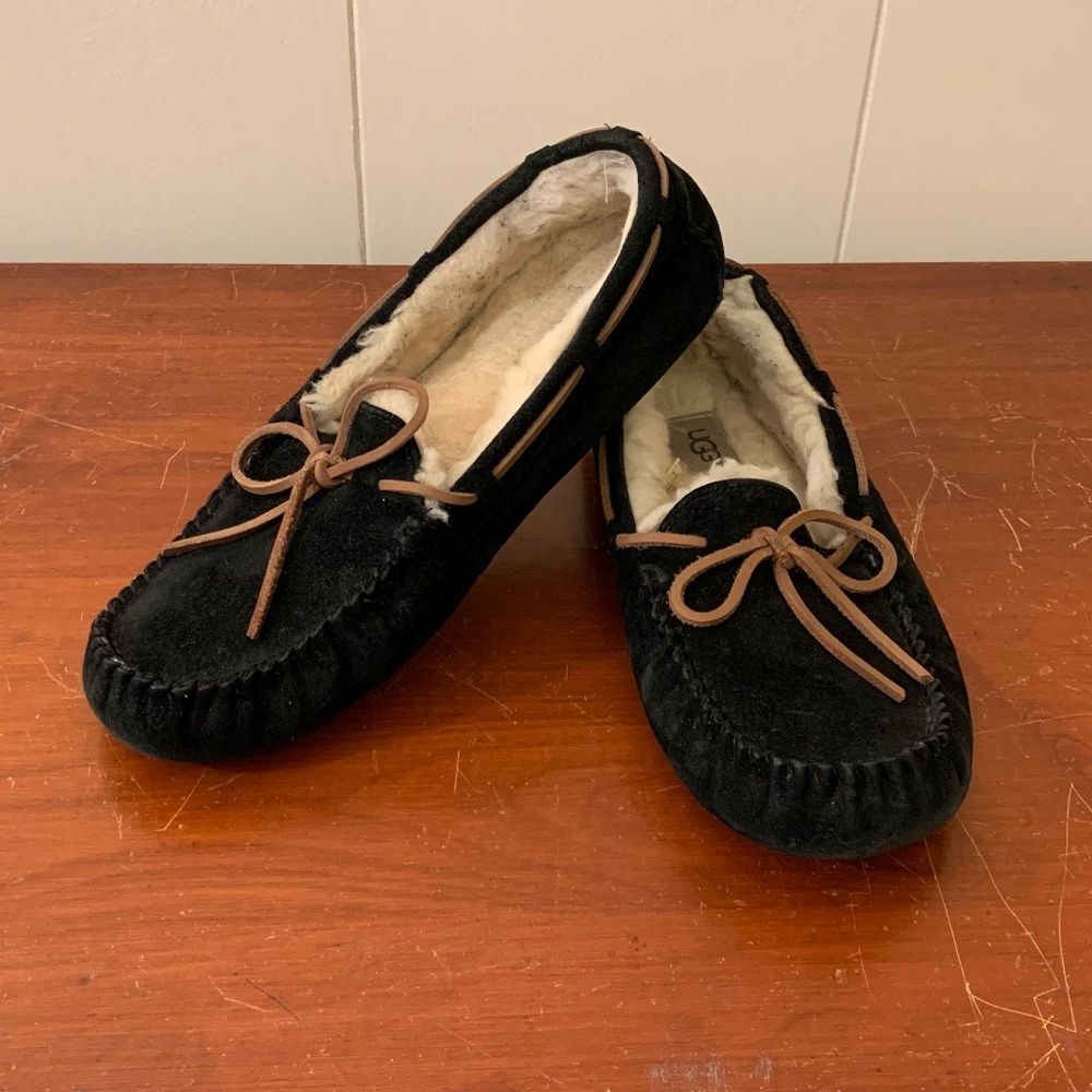 Women's UGG Dakota Suede Shearling Lined Slippers - Size 9